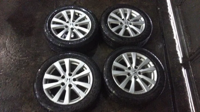 Rodas com pneu aro 16 Honda Civic e New Civic