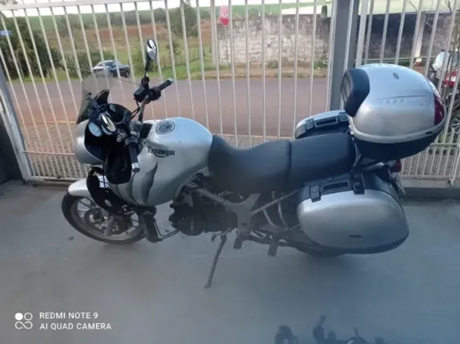 Sucata de moto para retirada de peças Triumph Tiger 955i 2006