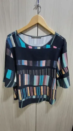 Blusa listrada colorida G