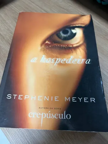 Livro A Hospedeira