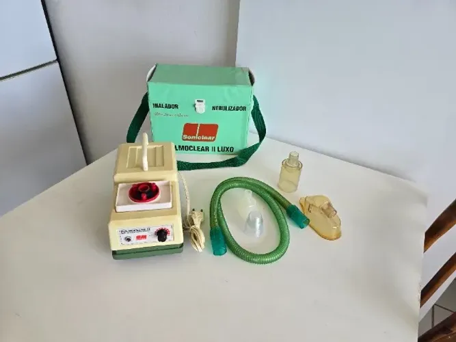 NEBULIZADOR/INALADOR - PULMOCLEAR II - LUXO ULTRASSÔNICO À QUARTZO - BIVOLT 110/220 V