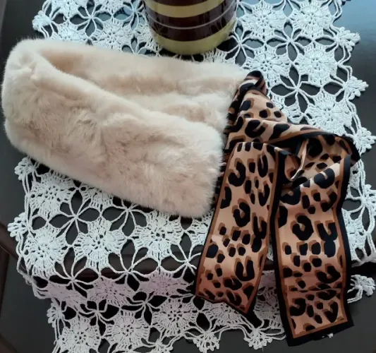 Cachecol Onça de Pelinhos Bege de Frio (novo)