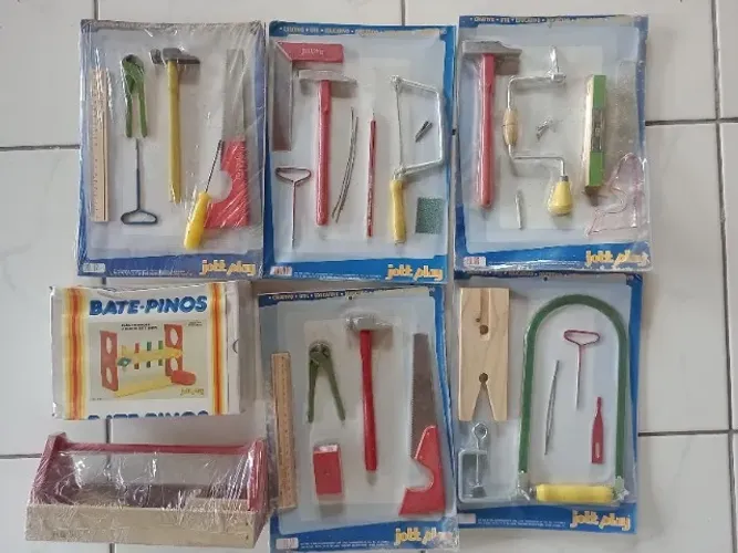 Brinquedo Kit Ferramentas Antigo Jott Play Serrote Martelo Alicate - tudo de metal/madeira