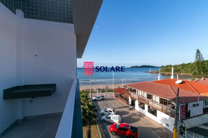 Condomínio alto padrão frente ao mar.