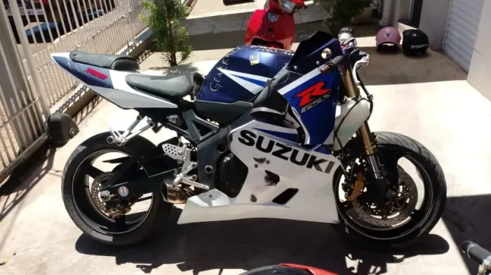 Sucata de moto para retirada de peças Suzuki Gsx-r Srad750 2005 2006