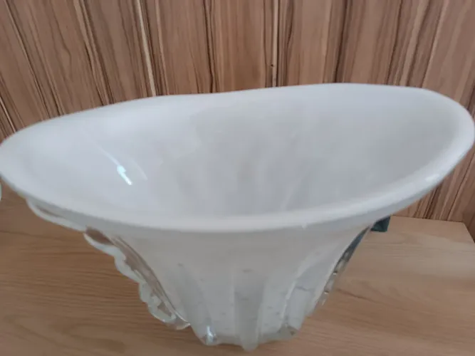 Lindo vaso de cristal branco