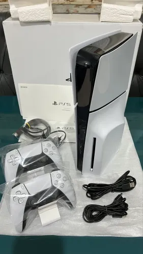 PlayStation 5 PS5 SLIM Com Leitor + 2 Controles 1TB Caixa e Cabos, Game novo 
