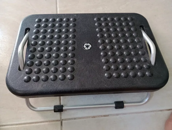 Apoio para pés - ergonômico e confortável