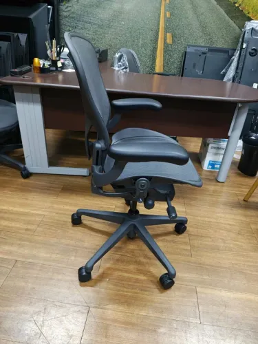 Cadeira de Escritório Herman Miller Aeron B 2024