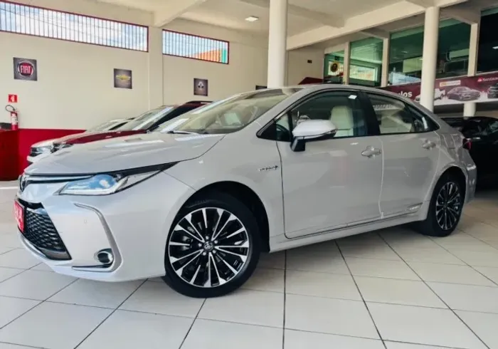 COROLLA ALTIS PREMIUM HIBRIDO 2024-(Com 9.000KM)IPVA 2025 PG