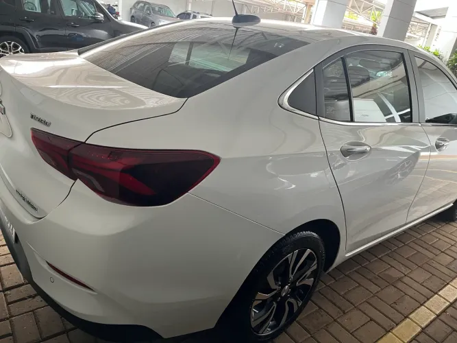 Ônix Premier automático 