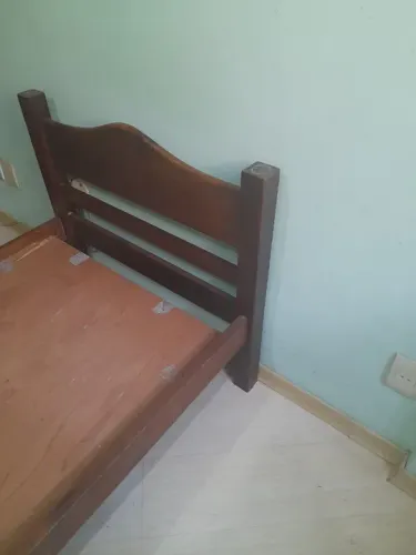 Cama de madeira de lei maciça 144cm por 78cm sem colchão