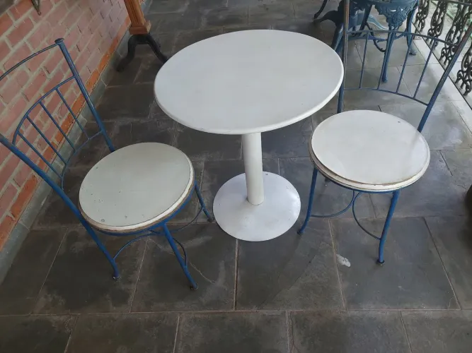 Mesa com 2 Cadeiras