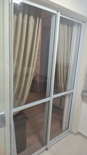 Porta de Vidro e Alumínio para Sacada