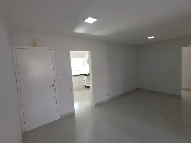 LOCAÇÃO | Apartamento, com 3 quartos em Zona 07, Maringá