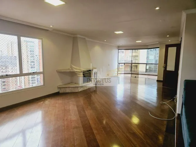Apartamento com 4 Quartos no Edifício Jardim das Pitangueiras para Comprar, 285m² - Bairro
