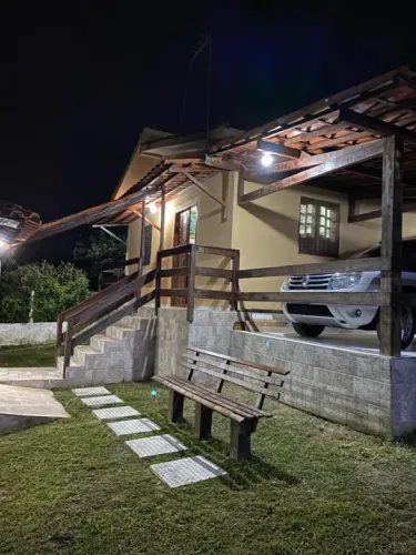 CASA COM PISCINA EM GRAVATÁ
