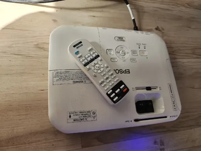 Projetor Epson Powerlite X14+ - 3000 Lumens - Com Controle 