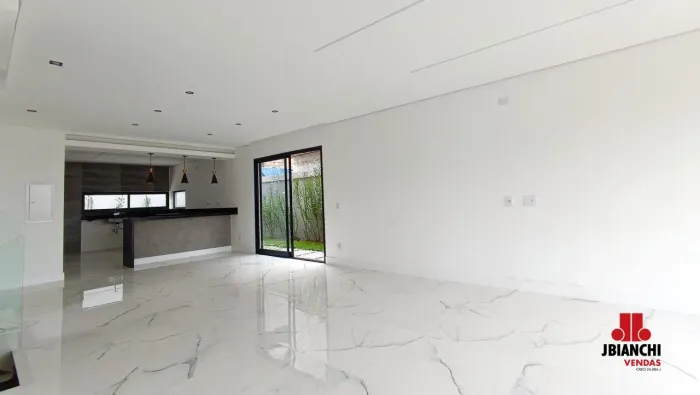 Sobrado em Condominio Bella Cittá Fazenda Rodeio à venda, 3 suítes, 4 vagas, Fazenda Rodei