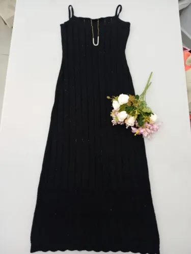 Vestido preto canelado Benetton