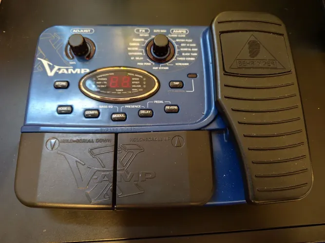 Pedaleira V-amp Behringer (Parcelo no cartão!)