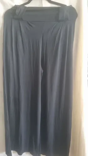 Calça pantalona de malha preta M