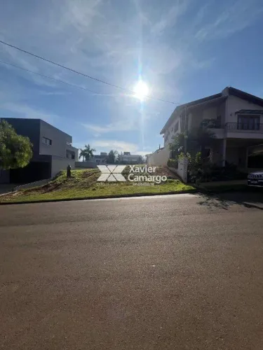 Terreno em condomínio à venda no Campos do Conde.