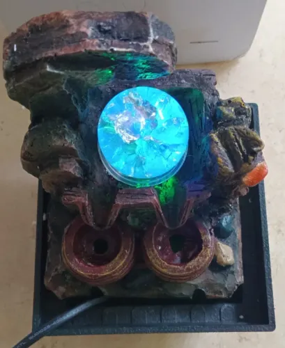 Ornamento elétrico Fonte de água com bola de vidro Desapego pequeno 17 cm x 13 cm
