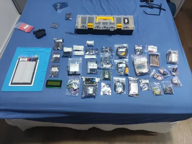 Kit Arduino Uno + 2xEsp32 + acessórios