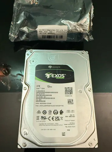 Hd exos 4TB 7E10 -nunca usado, desisti do servidor