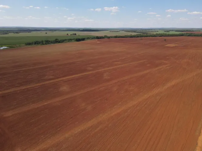 Fazenda de 227 alq em acreúna Goiás, 850hec de lavoura, 75 milhões.