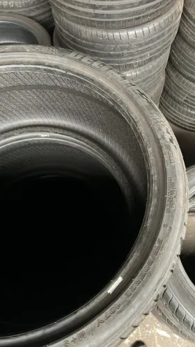 Pneu 315/30/22 Delinte 90 % vida útil
