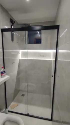 Box para banheiro e fechamento de varanda 