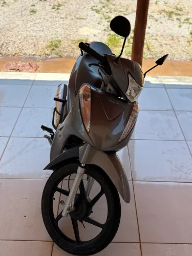 Honda Biz 2012 em ótimo estado - só pegar e andar!