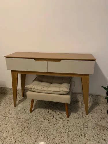 Aparador belíssima com pés palito 