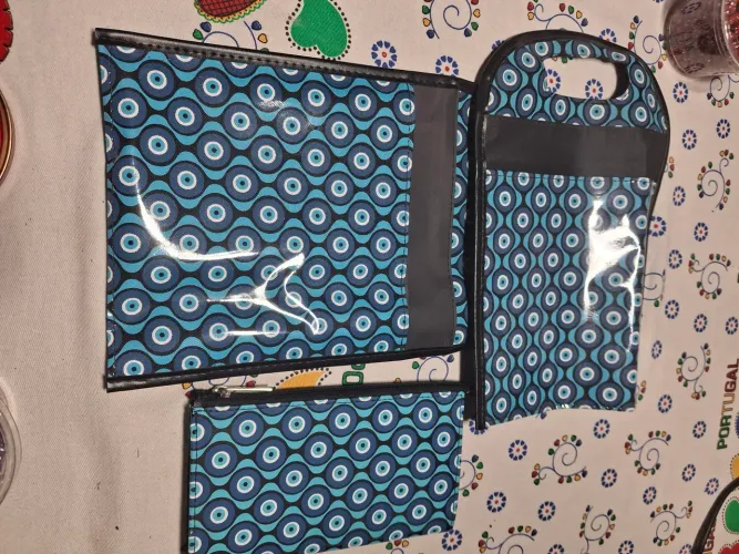 Conjunto de bolsas com estampa de olho grego