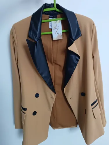 À venda blazer nunca usado