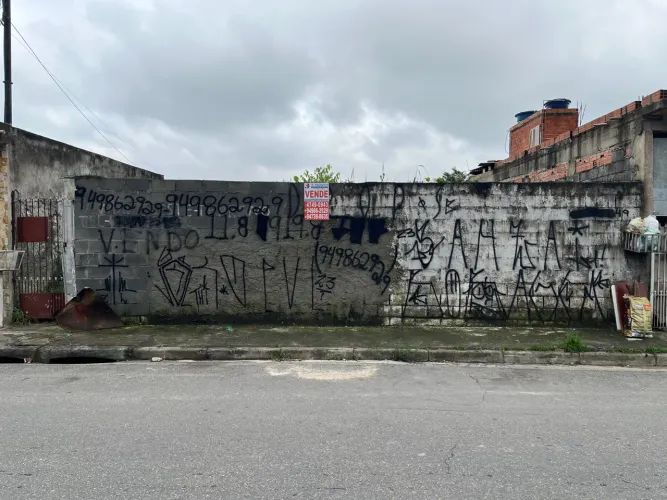VENDO TERRENO de 250m2 murado