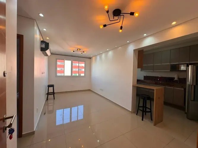 ALUGA-SE Lindo Apartamento de 56m², semi mobiliado com 1 suíte na Vila Mathias - Santos -