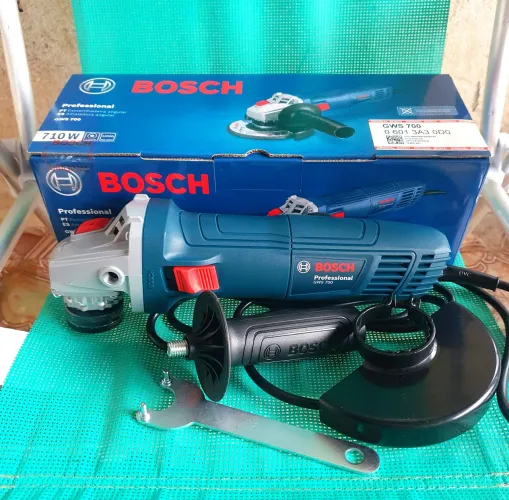 Lixadeira Bosch Profissional 1 ano garantia