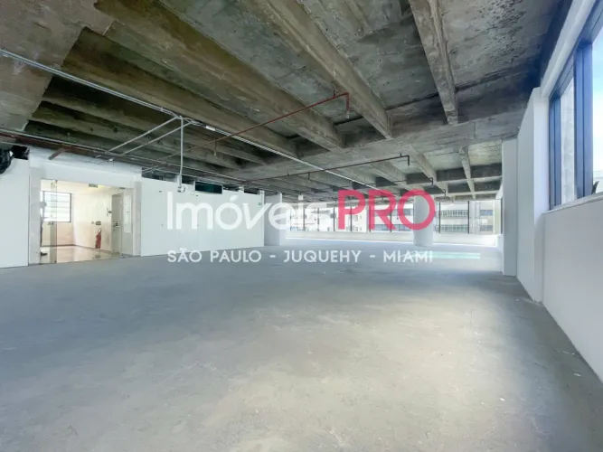 Meia-laje corporativa em prédio retrofitado na Paulista | Laje de 308 m² na Alameda Santos