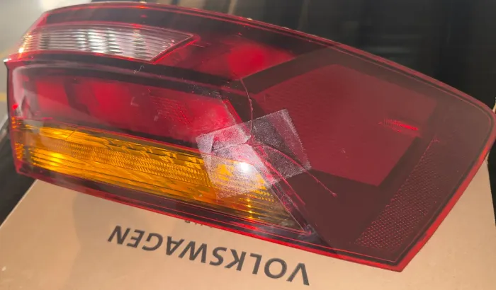 Lanterna traseira direita (passageiro) Jetta GLI 2019-2021
