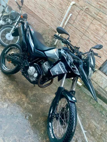 XRE 300 Toda em Dias