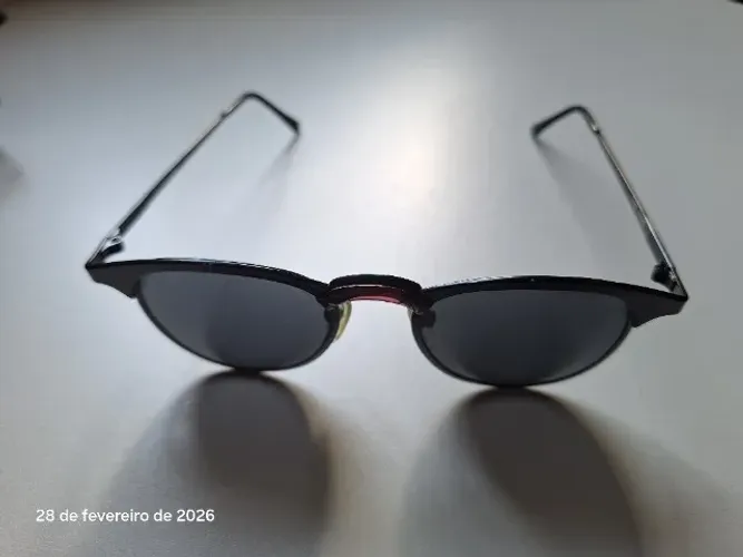 Óculos de Sol Feminino Korc Americano Usado