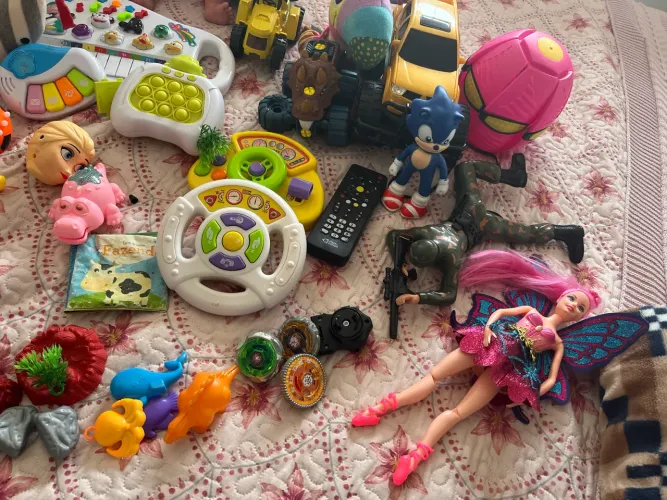 Lotes de brinquedos variados