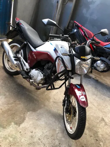 Vende-se Honda Titan 150 2014