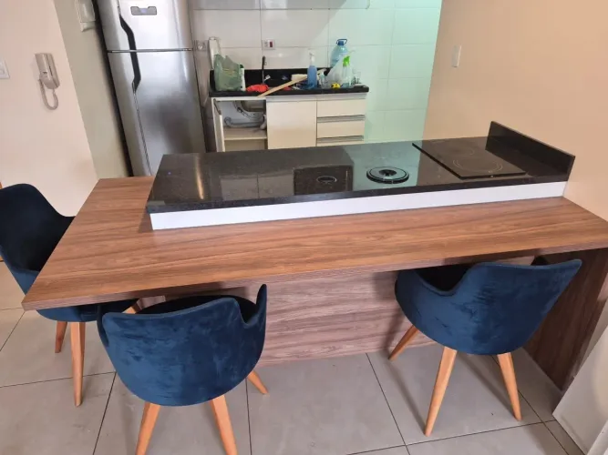 Vende uma ilha de cozinha com Cooktop