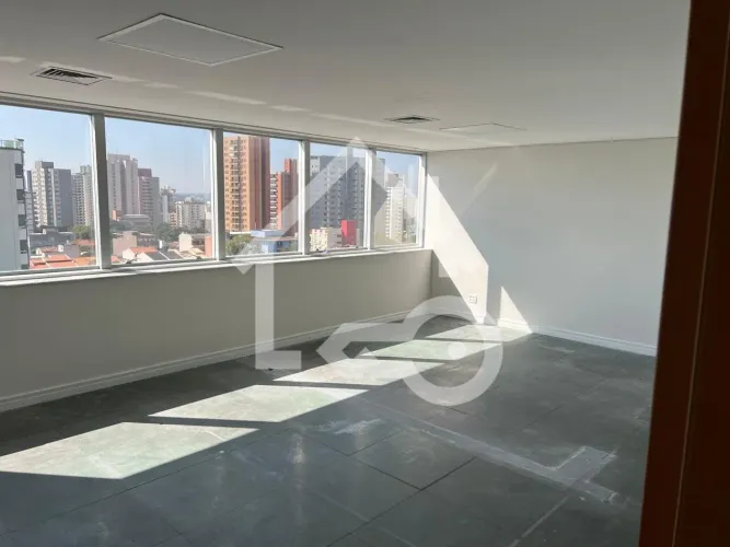 Sala Comercial de alto padrão à venda em condomínio na Vila Bastos, Santo André-SP!
