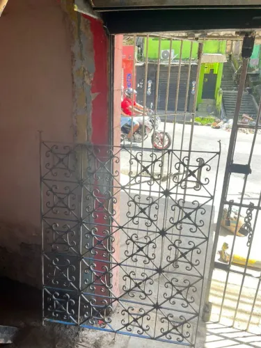 GRADE ANTIGA DE FERRO FORMATO DE DESENHO
