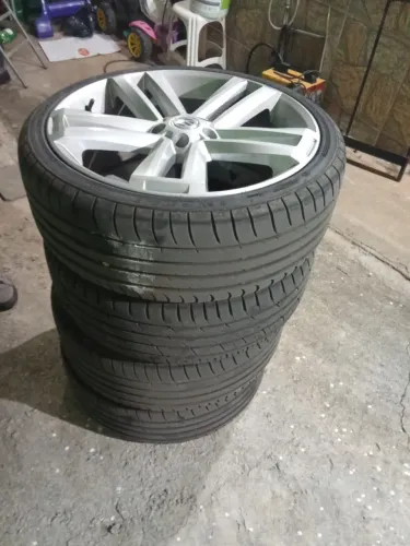 Rodas aro 20 pneus novos